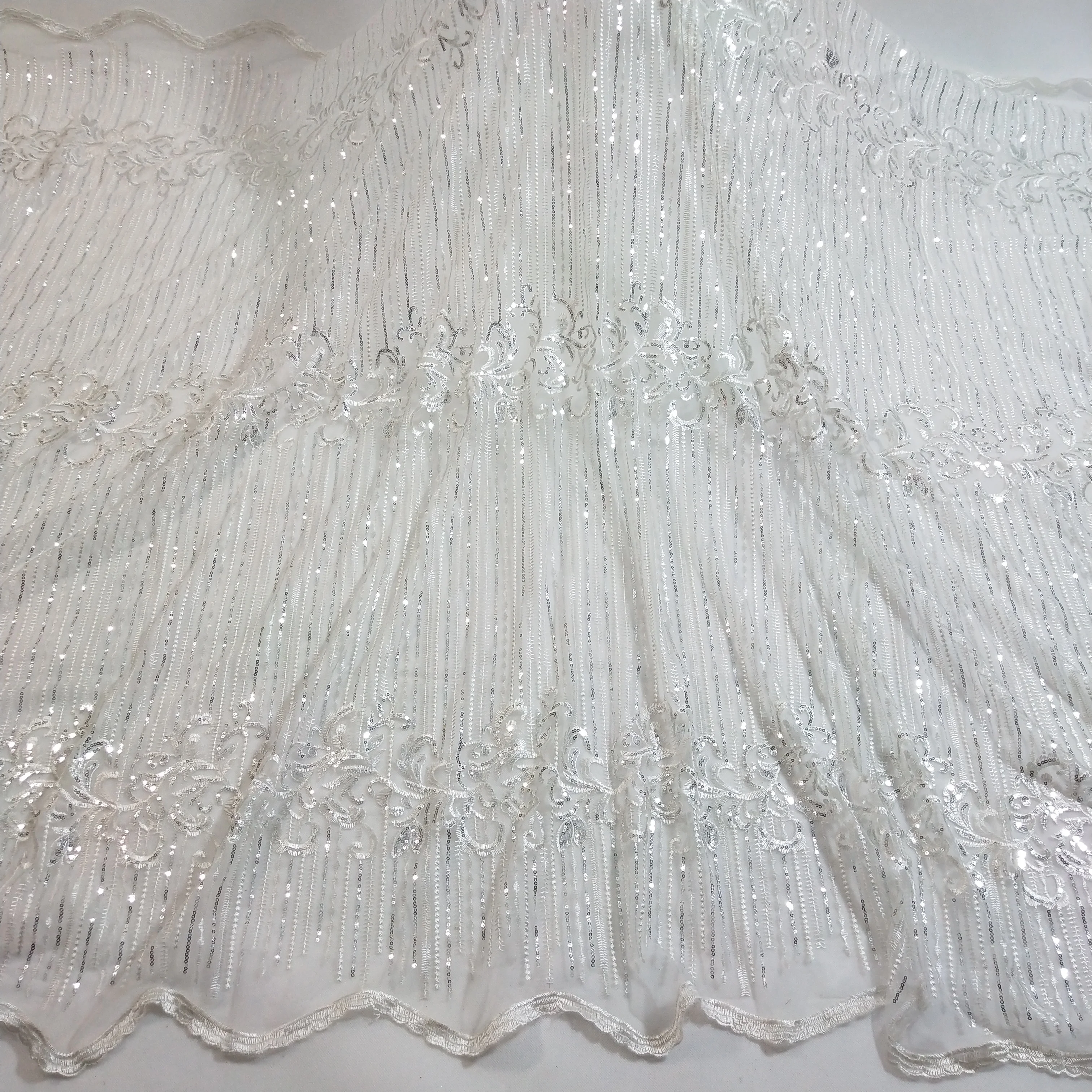 Высокое качество Африканский тюль кружева ткани с блестками доступная