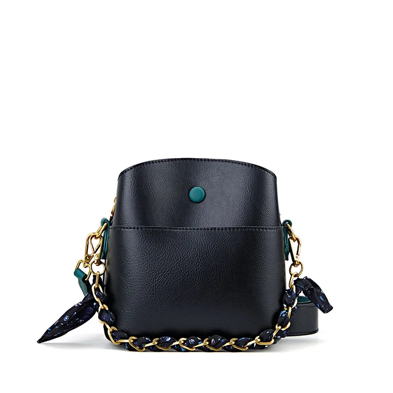 

Light Color 2020 Spring and Summer New Korean-Style Net Red Silk Scarf Chain Letter Wide Shoulder Strap Bucket Bag Female