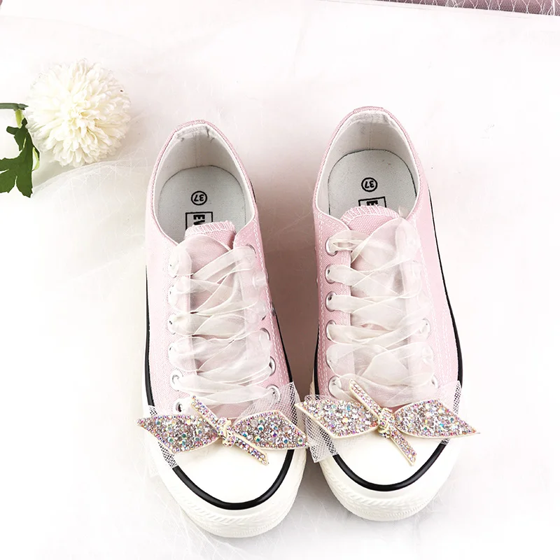 

Exquisite And Sweet Pink Ladies Single Shoes Spring And Autumn Hot Sale Trend Crystal Bow Handmade Flat Low-Top Canvas Shoes.