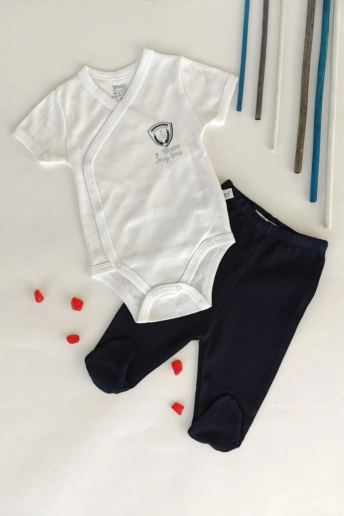 

Newborn-3 Month-6 Month Collegian 2 Li Suit White