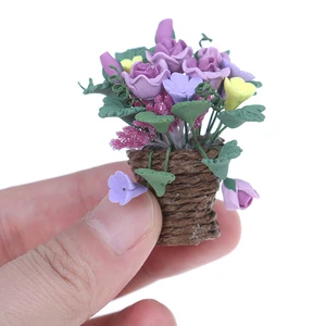 Миниатюрные глиняные цветы для кукольного домика, ротанговый горшок, сказочный садовый аксессуар для растений, масштаб 1:12, фиолетовый цветок