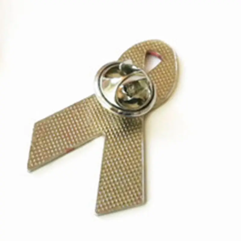 Женская эмалированная брошь на булавке розовая из ленты в форме выживающей груди