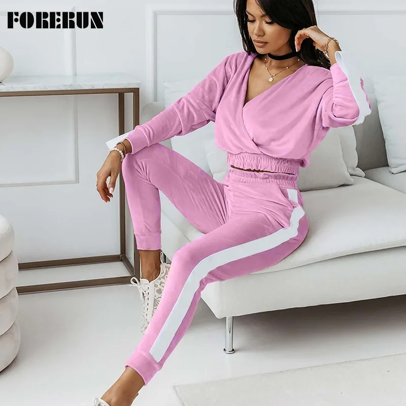 

Спортивный костюм FORERUN женский из двух предметов, пикантный укороченный топ с V-образным вырезом и длинным рукавом, с запахом, золотистый бар...