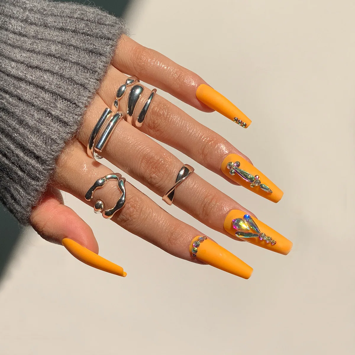 

24PCS Yellow Press On Nails Sweet Style Long Fake Nails Removable Wearable Artificial Nails Salon DIY Art SANA889