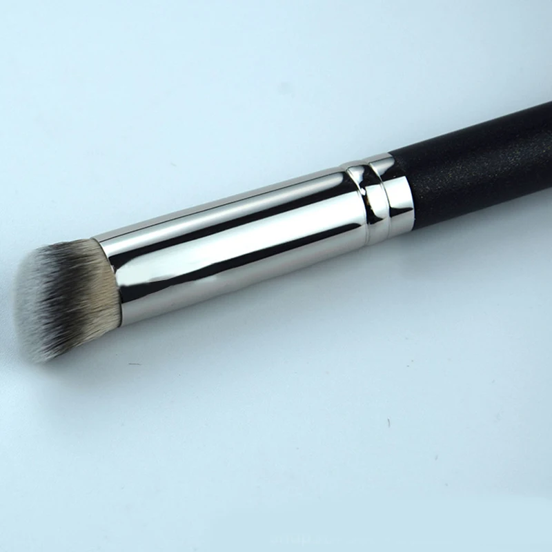 

Angled Concealer Makeup Brush Partial Liquid Foundation Cream Cosmetics Brush