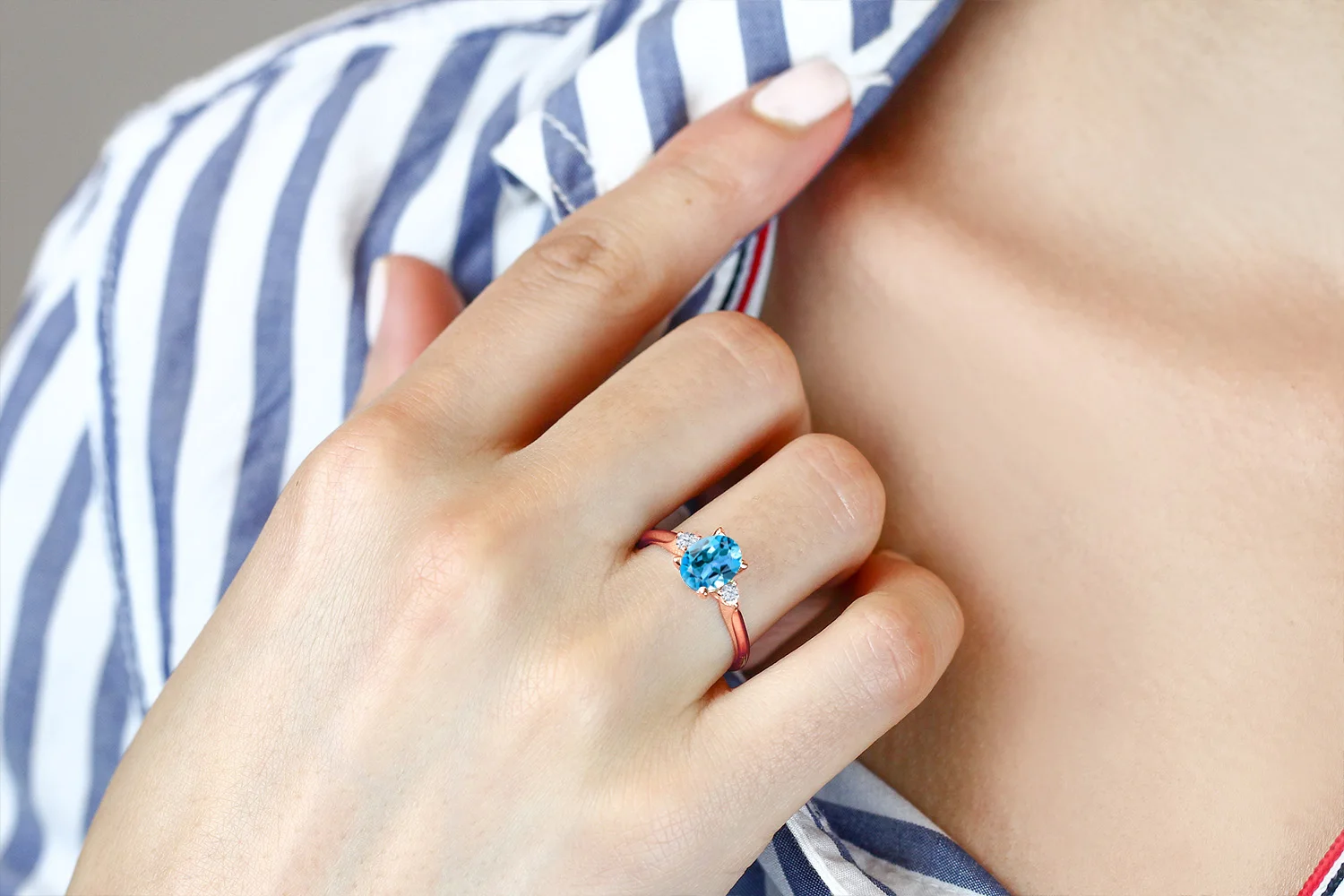 GemStoneKing 1.40Ct Овальный натуральный голубой топаз Белый сапфир обручальное кольцо с