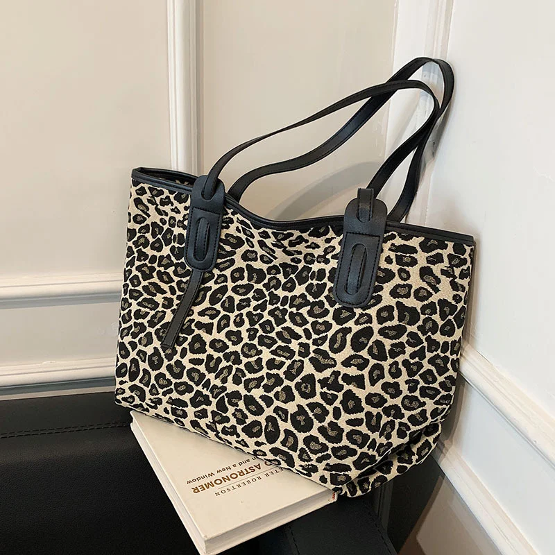 

Autumn and winter women's bag large capacity fashionable Leopard Print Tote bag printed one shoulder handbag handbags