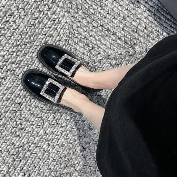 

Crystal Retro Woman Shoes British Style Casual Female Sneakers Buckle Clogs Platform Round Toe Flats Loafers With Fur Shoes