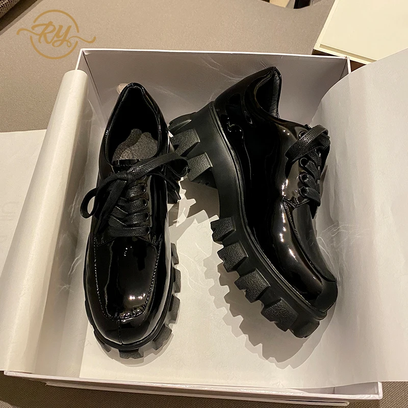 Женские кроссовки из натуральной кожи на платформе модные роскошные