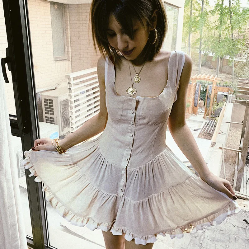 Женское плиссированное платье хлопковое бежевое мини пляжное на кнопках без