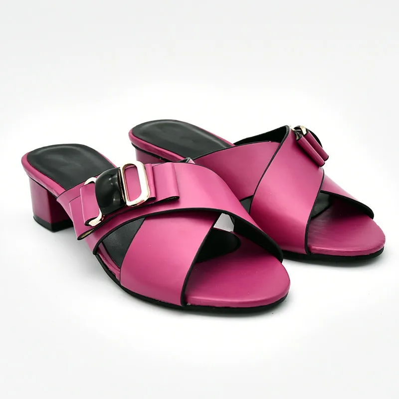 Новое поступление Летние босоножки Женская обувь на низком каблуке Итальянские