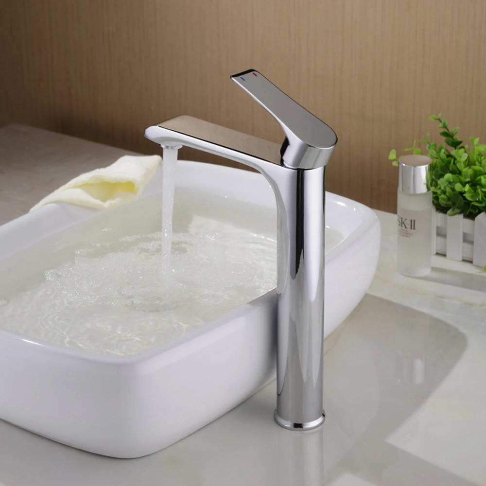 Смеситель горячей и холодной воды латунный для ванной комнаты с одной головкой