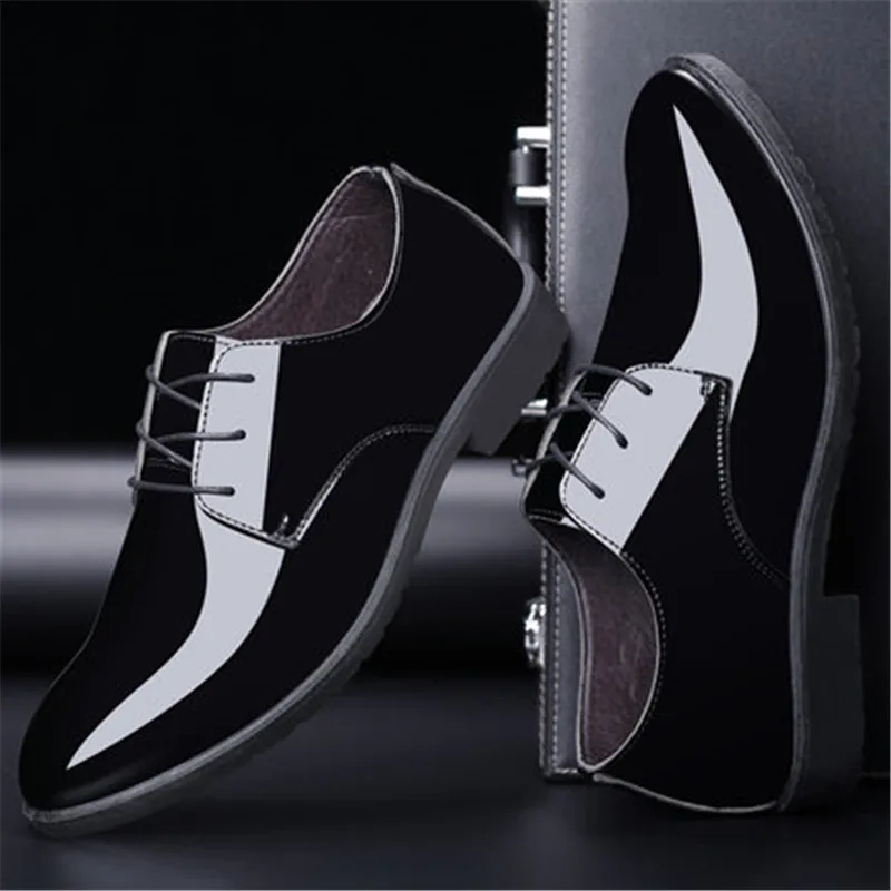 Новинка мужские туфли на плоской подошве качественные из лакированной кожи