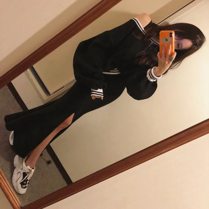 

Two piece suit of Korean open shoulder loose sweater hip pack front slit high waist half length fishtail skirt