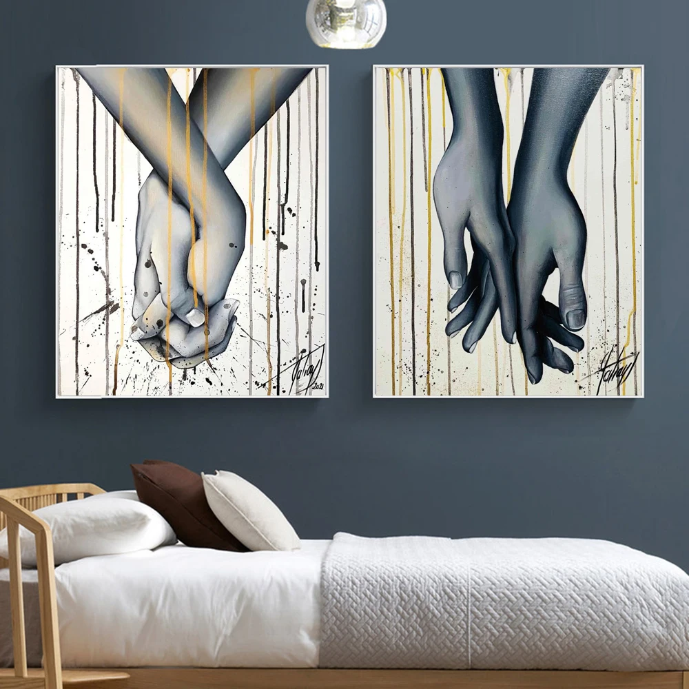 

Modern Graffiti Hold Hands Art Canvas Painting Love Gesture Posters and Prints Wall Art Picture for Living Room Cuadros Decor