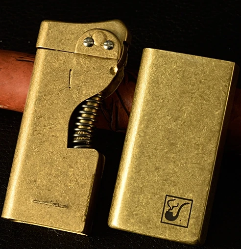 XGQ C009 62gbrass винтажная керосиновая труба пружинная зажигалка с оригинальной деревянной коробкой