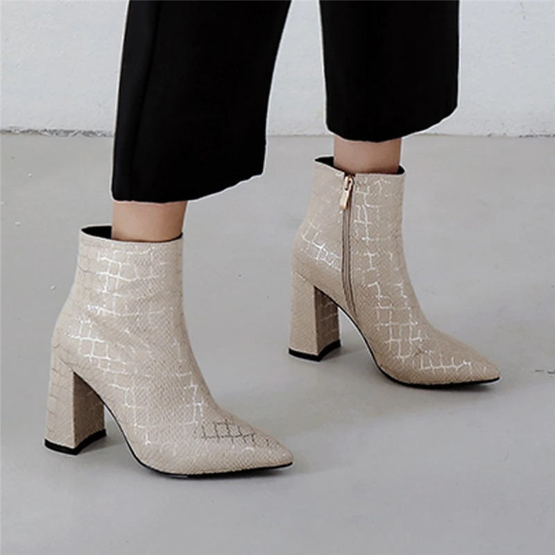 Женские осенние ботинки 2019 Ретро стиль модные кожаные высокие сапоги размера