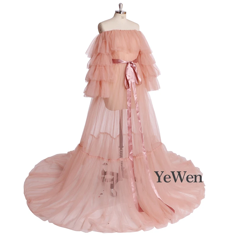 Розовые вечерние платья длинные женские с открытыми плечами из тюля для