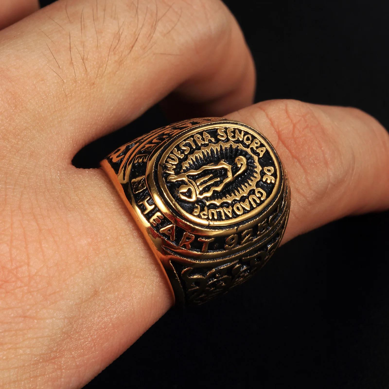 

Vintage golden Virgin Mary ring male titanium steel accessories
