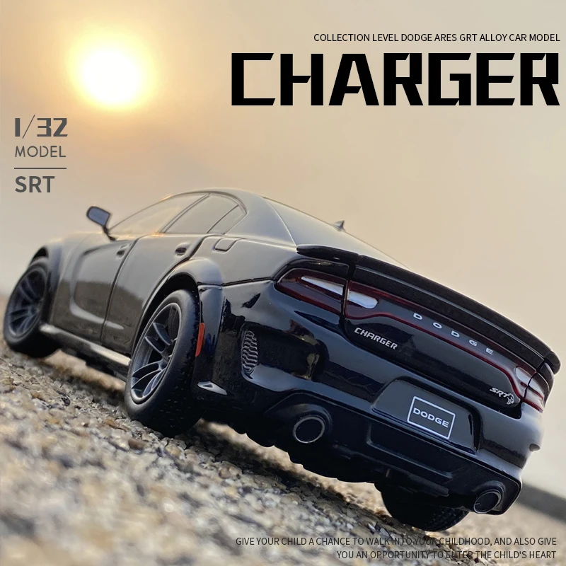 1:32 Dodge Зарядное устройство SRT ведьма моделирование автомобиля приятные на ощупь
