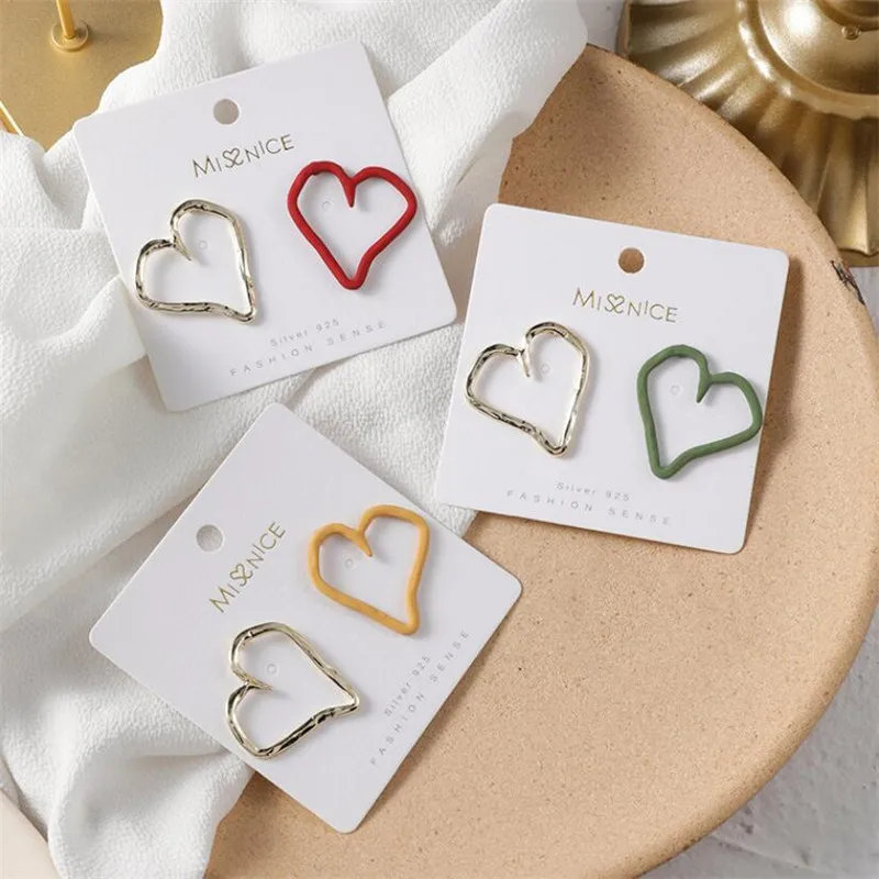 Шикарный стиль полые золотые серьги-гвоздики в форме сердца для женщин модные