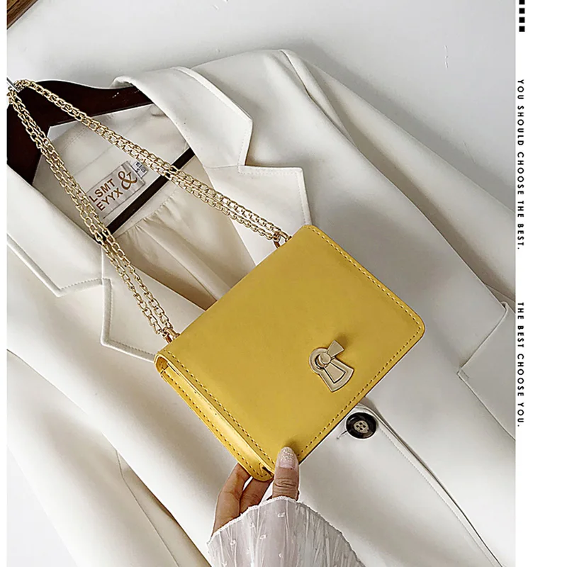 Женская сумка новая маленькая квадратная на плечо с текстурой цепей модная