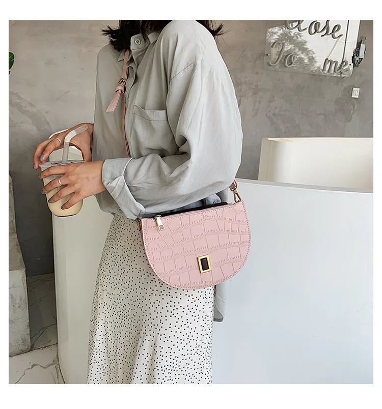 Новый 2019 крокодил-шлифованной кожи полу-полумесяц маленькая квадратная сумка