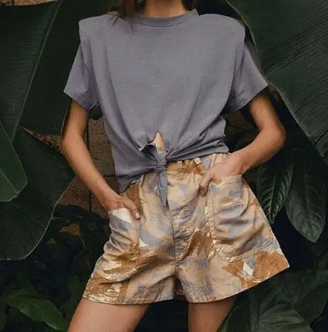 Женские серые хлопковые короткие футболки с наплечниками модные топы коротким