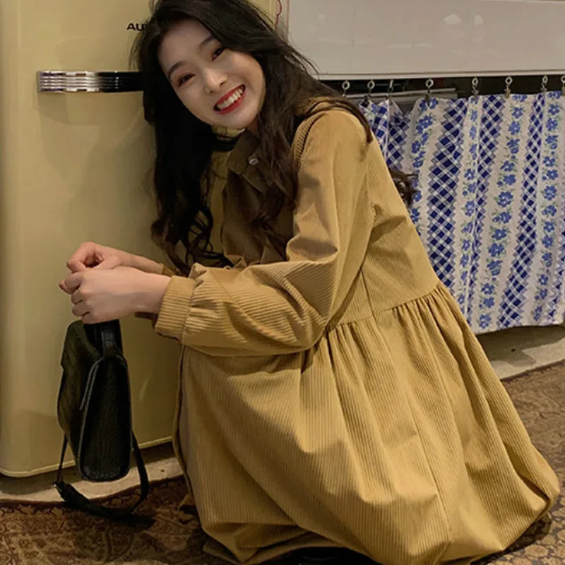 Платье женское вельветовое однобортное с длинным рукавом простой однотонный