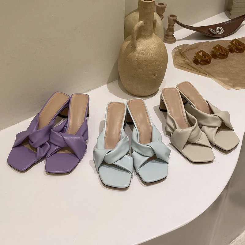 Женские шлепанцы с квадратным носком DEAT черные из искусственной кожи