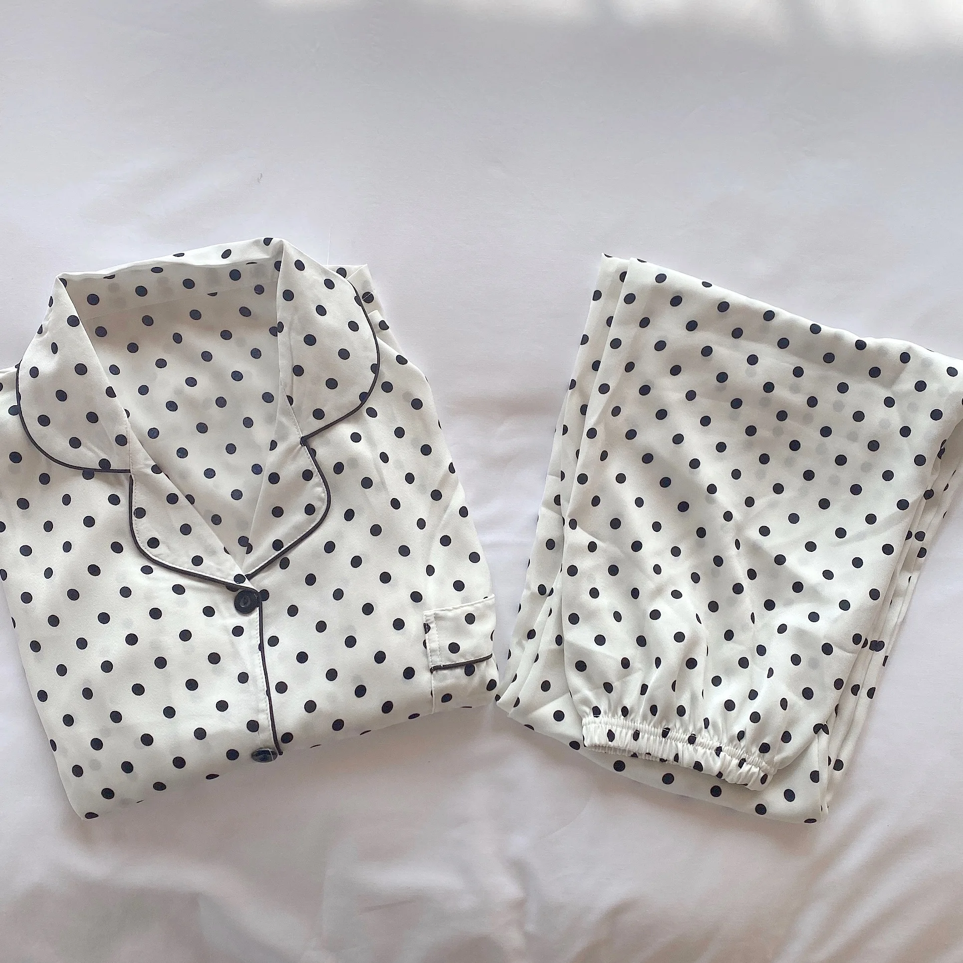 

Spring And Autumn Pajamas Women Summer Ice Silk Long-sleeved Sleepwear Polka Dot Print Satin Cardigan Thin Silk Homewear