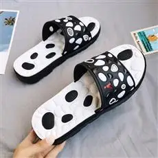 

Brand Quality Slippers Men Bathroom Shoes Flat Flip Flops Light Outdoor Beach Sandals Shoes Creative Spot Men's Slippers