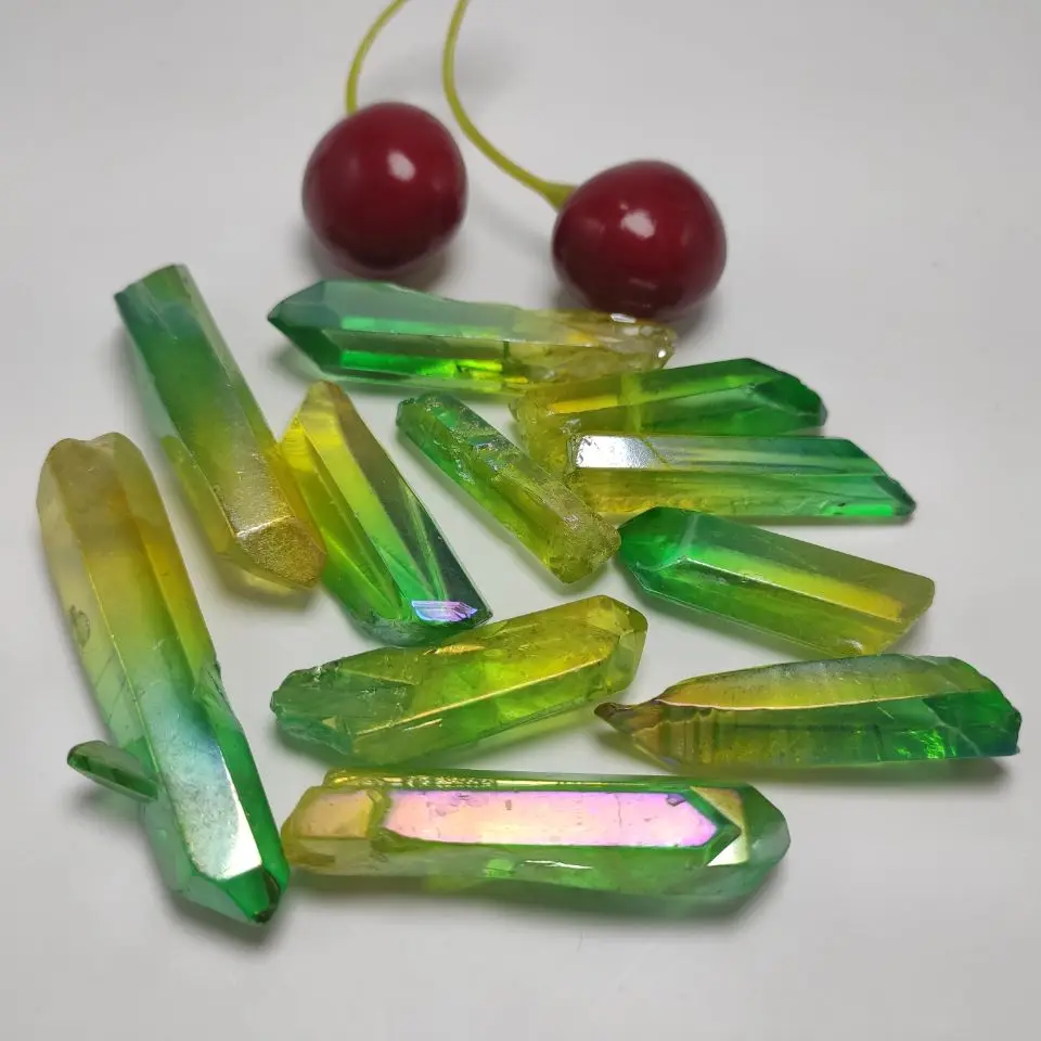 50 г Гальванизированный зеленый и желтый титановый камень Aura Lemurian Crystal Wand точечный