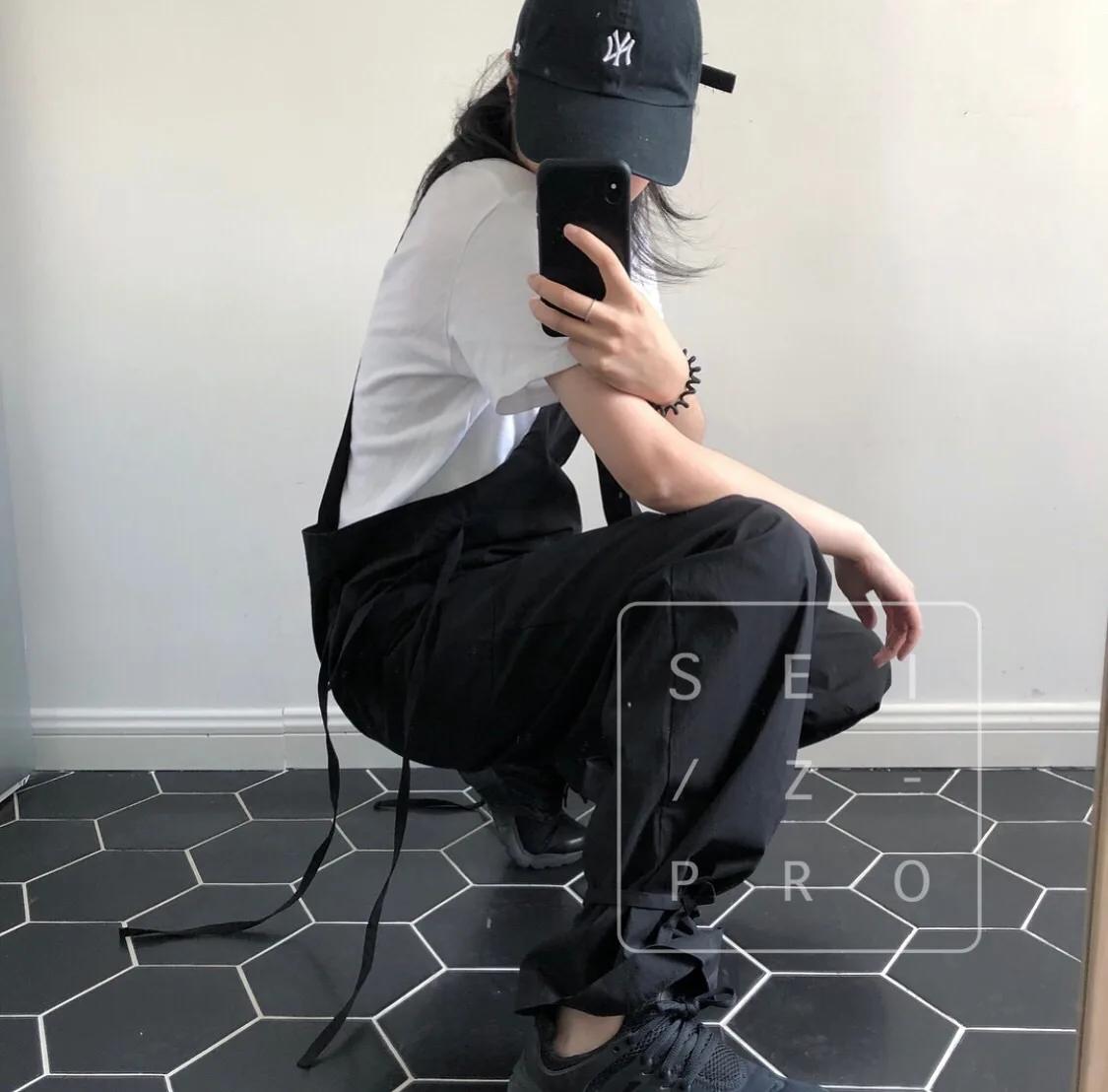 

Spring and summer new style Korean design loose tooling bib trousers with straps and feet trousers women jeans jumpsuits