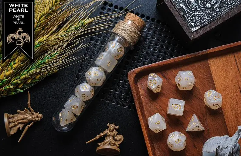 

Running Group Dice COC Running Group Cthulhu Running Group DND Dice TRPG Dice Acrylic Resin Dice Cruise-White pearl