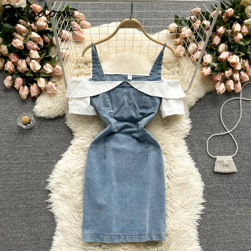 

Женское джинсовое мини-платье, с вырезом-лодочкой и коротким рукавом