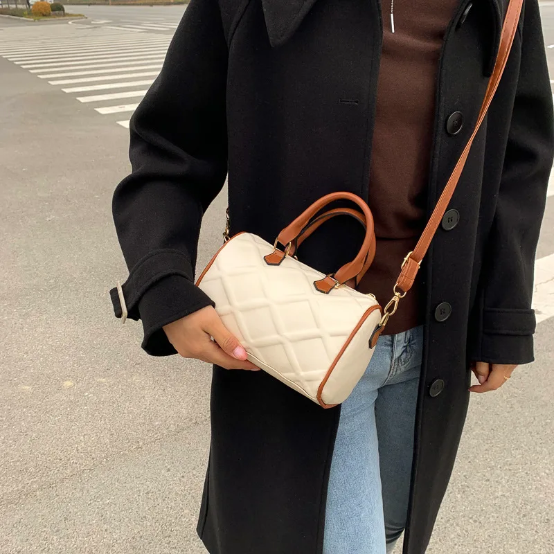 

2021 New Women's Bag Luxury Designer Handbags Vintage Diamond Lattice Minority Messenger Bag Texture Retro Portable Boston Bags