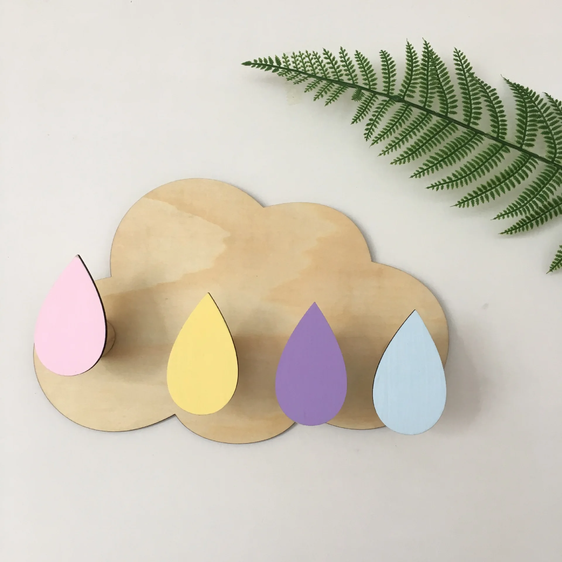 4 крючки станок и творческий минимализм дома с изображением облака капель дождя