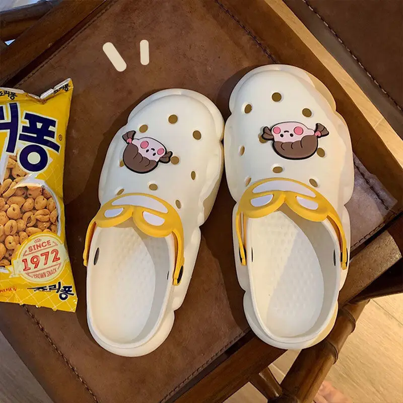 

Hole Shoes Female Summer Cute Girls Heart Students Ins Cartoon Anti-odor Package Head Thick Bottom Beach Sandals Slippers