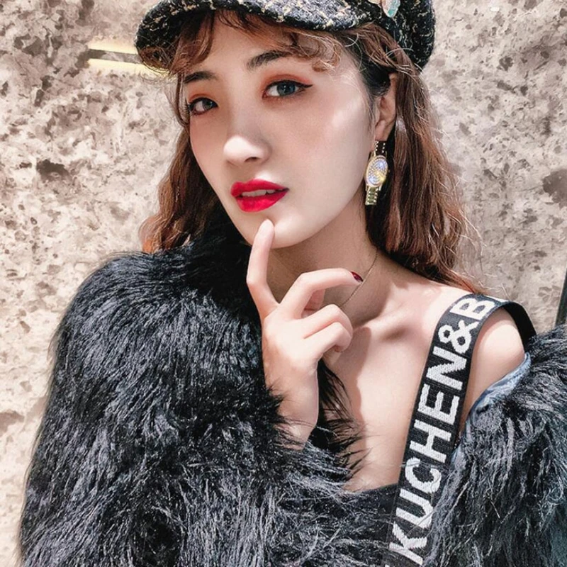 

Luxury Crystal Watch Shape Earrings Crystals Inlaid Watch Stud Earrings Geometric Watch Earrings Women Fashion Jewelry
