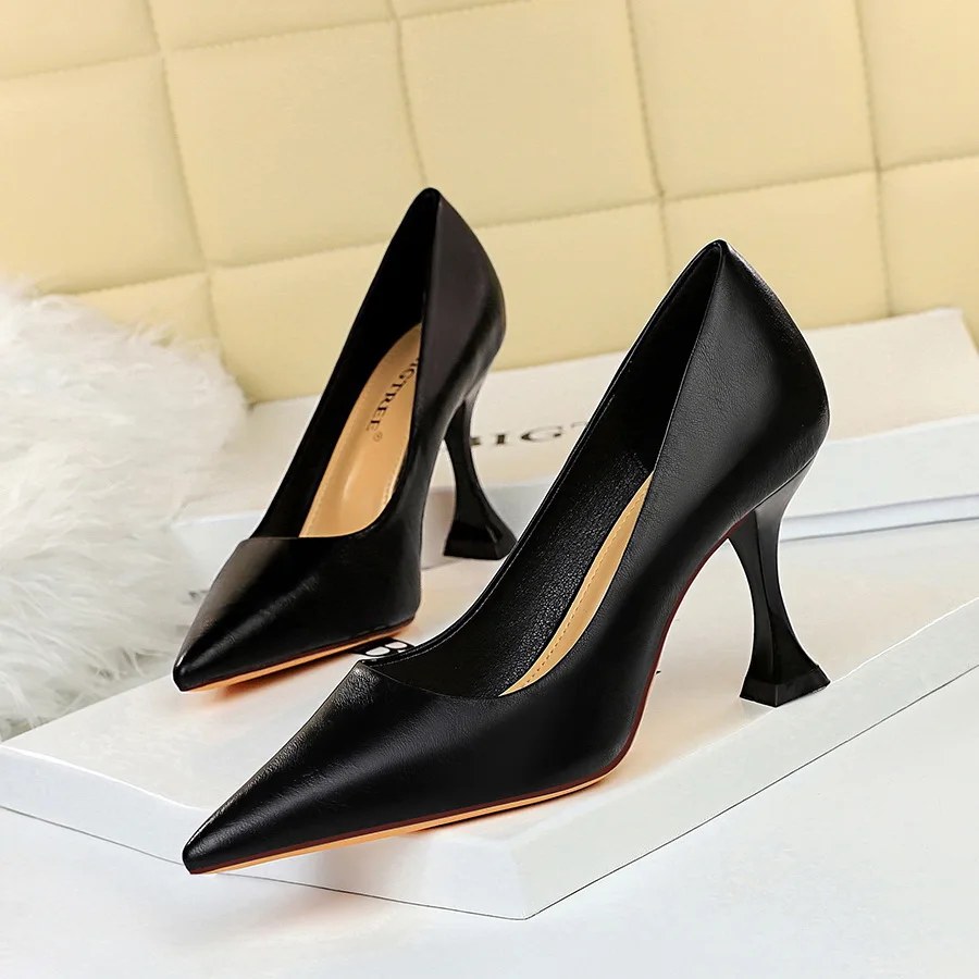 

Nude Color Small Fresh High Heels Patent Leather Stiletto Single Shoes Korean Sexy Pointed Pumps Black Professional Work Shoes