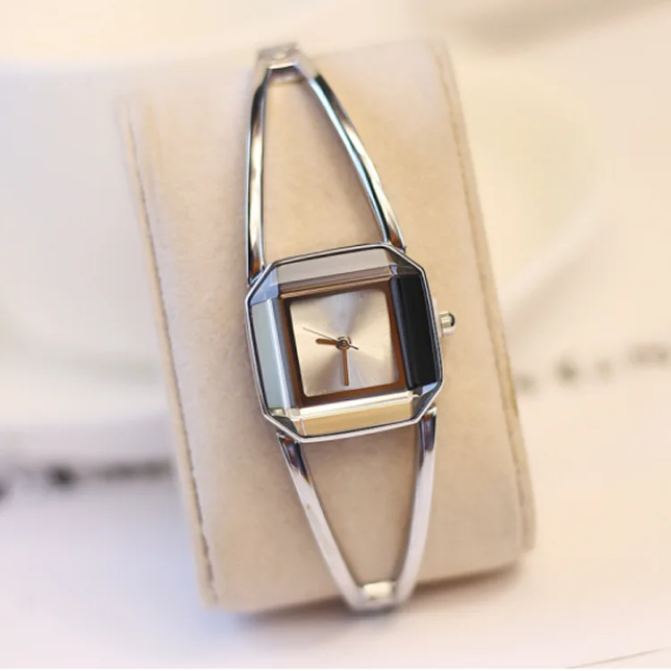 Hot Sale Luxury Crystal Women Watches Exquisite Square Ladies Bracelet Watch Female Dress Watch zegarek damski reloj mujer - Цвет: Серебристый
