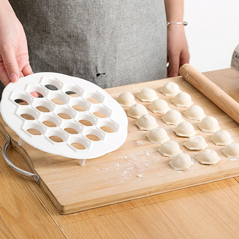

19 Holes Household Dumpling Mould Kitchen DIY Food Tools Gadget Ravioli Maker Practical Plastic Dumpling Speeder