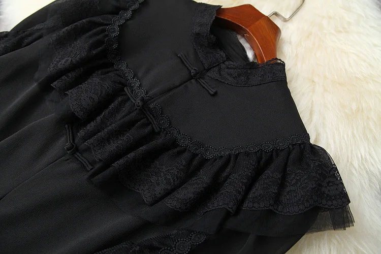 

European and American women's wear for spring 2021 Long sleeve shirt with lace turtleneck Black skirt Fashion suits