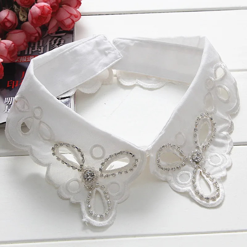 

Women White Black Fake Collars Vintage Embroidery Florals Detachable Collar Elegant Lady Lace False Fake Shirt Collars Decor