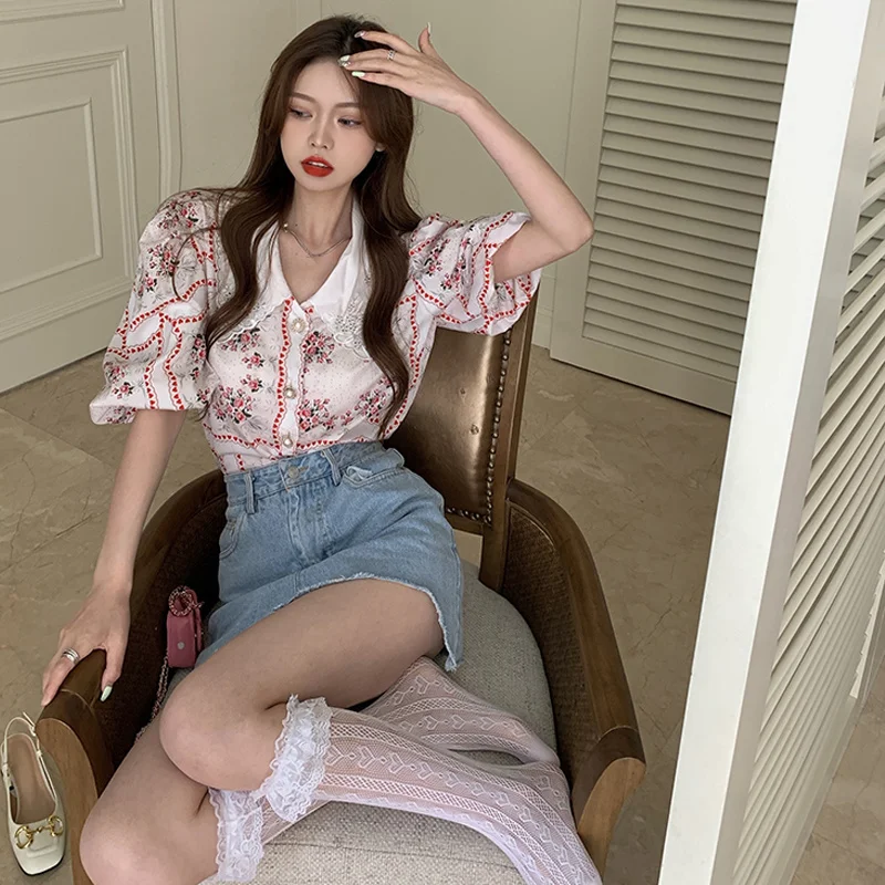

Korejepo Women Blouse 2021 Summer New French Retro Sweet Floral Pearl Button Peter Pan Collar Female Thin Loose Short sleeve Top