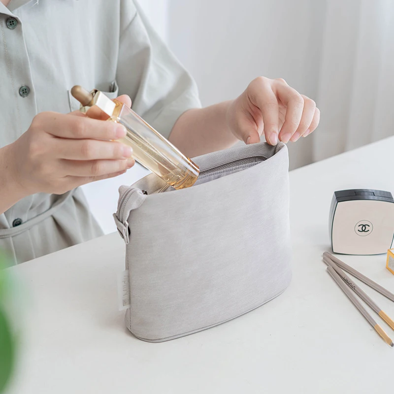 

Fashion travel cosmetic bag female storage bag small portable drawstring drawstring mouth portable multifunctional toiletry bag
