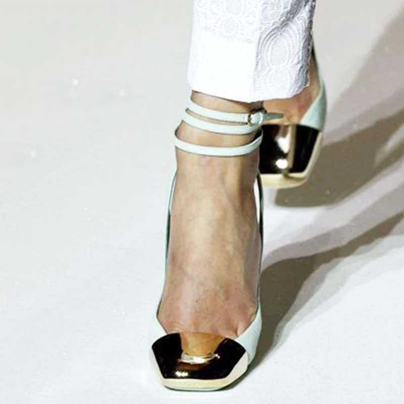 Светло синие женские туфли лодочки на высоком каблуке с ремешком щиколотке