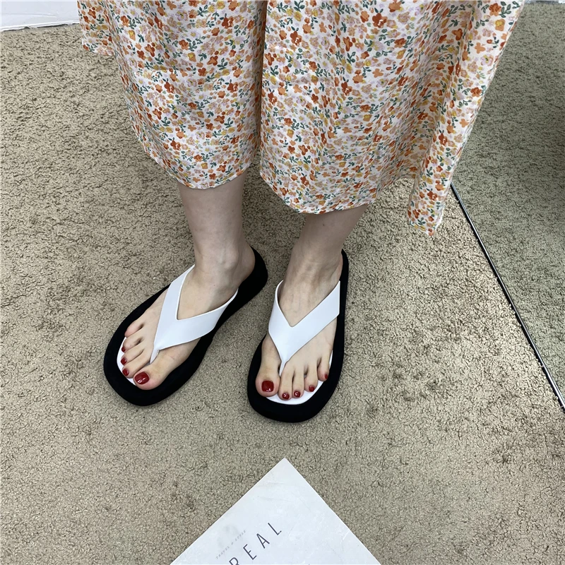 Сандалии Ginza женские на платформе пляжные шлепанцы квадратный каблук разные