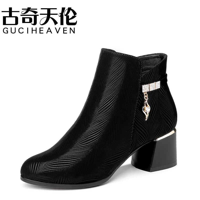 

Round toe thick heel women's boots, solid color short boots with side zipper